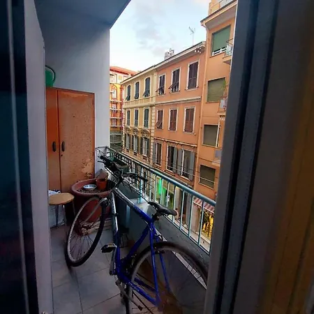 Camera Con Due Letti Singoli Doccia Idromassaggio * San Remo